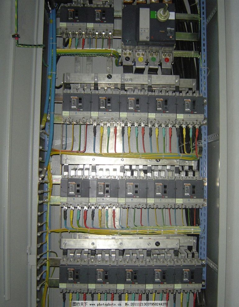 控制柜圖片,電控柜 線路 接觸器 科技 工業(yè)生產(chǎn) 現(xiàn)代科技-